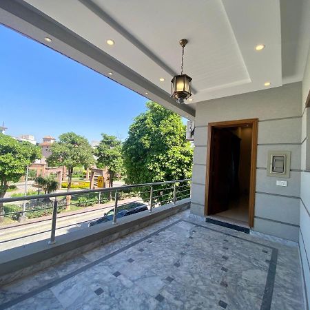 Luxury Guest House In Bahria Town Rawalpindi Exterior foto